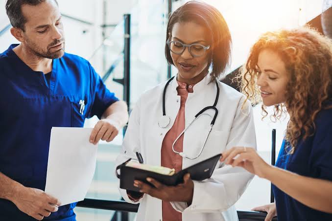 Top 10 Medicine Specialist Banner Image